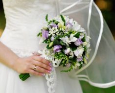 Свадебный букет из фрезий: нежный выбор на свадьбу