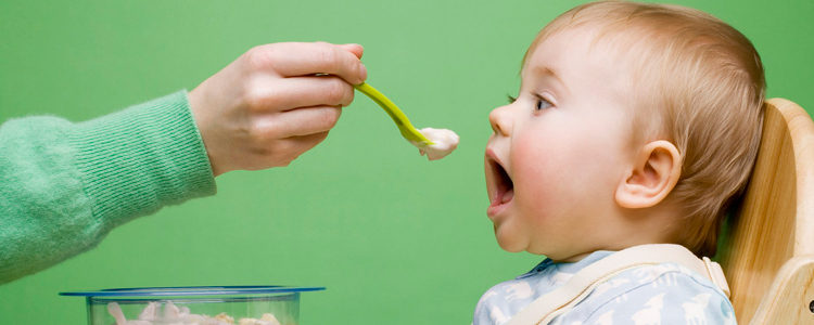 Чем кормить ребенка
